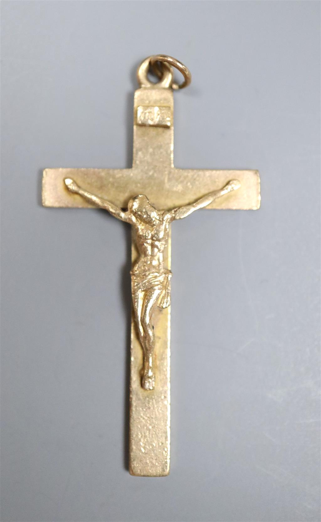 A 9ct gold crucifix pendant, 41mm, 4 grams.